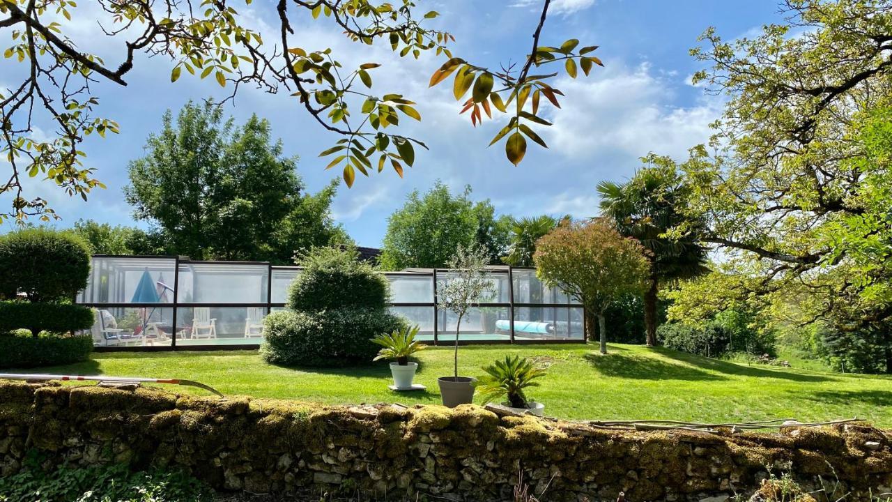 Maison De Charme Piscine Couverte Chauffee Mayrinhac-Lentour Exterior photo