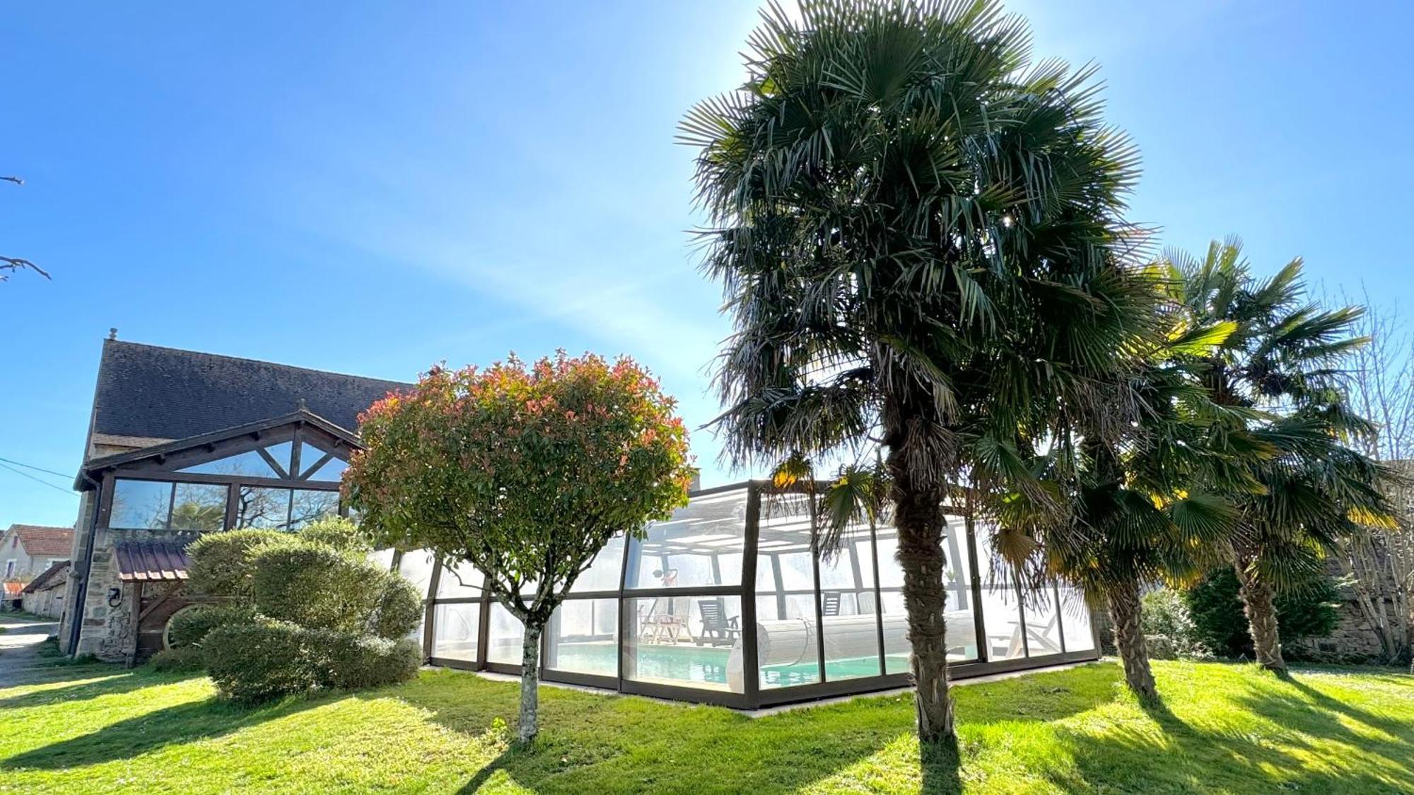 Maison De Charme Piscine Couverte Chauffee Mayrinhac-Lentour Exterior photo